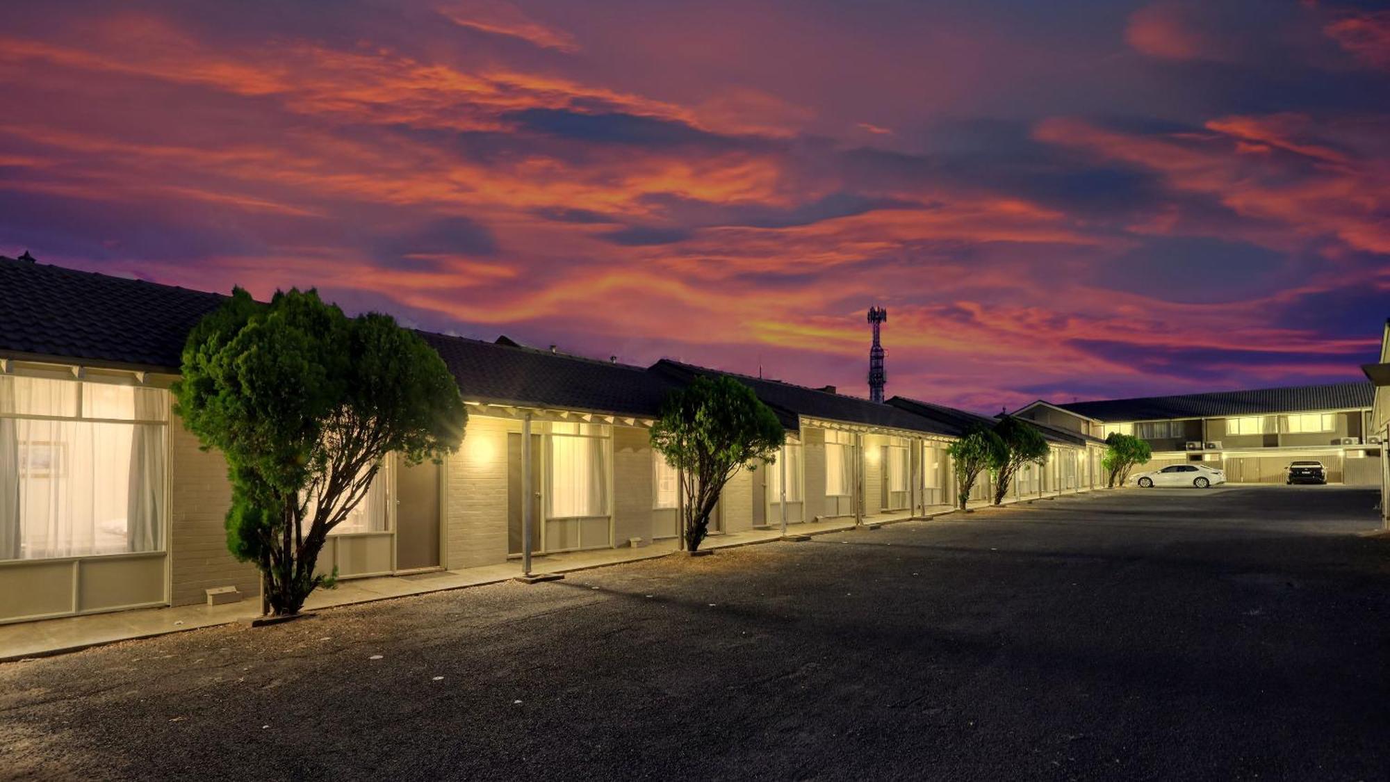 Coachman Hotel Motel パークス エクステリア 写真
