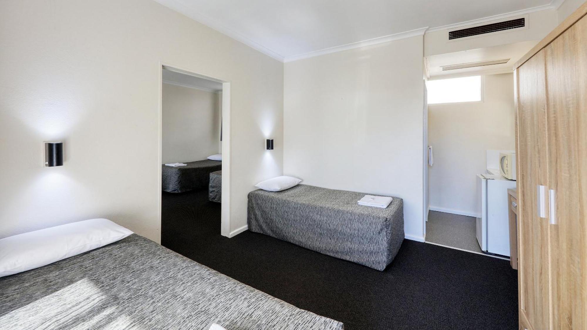 Coachman Hotel Motel パークス エクステリア 写真